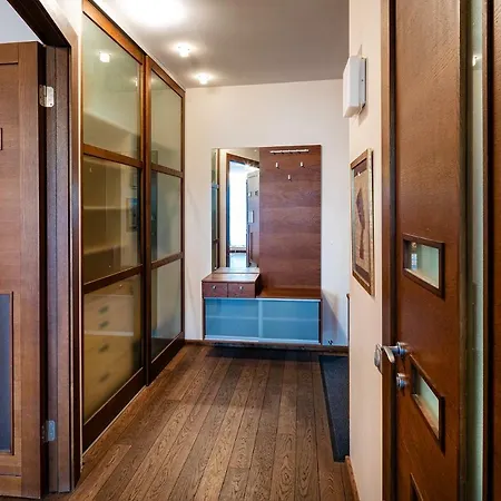 Old Central Apartment *